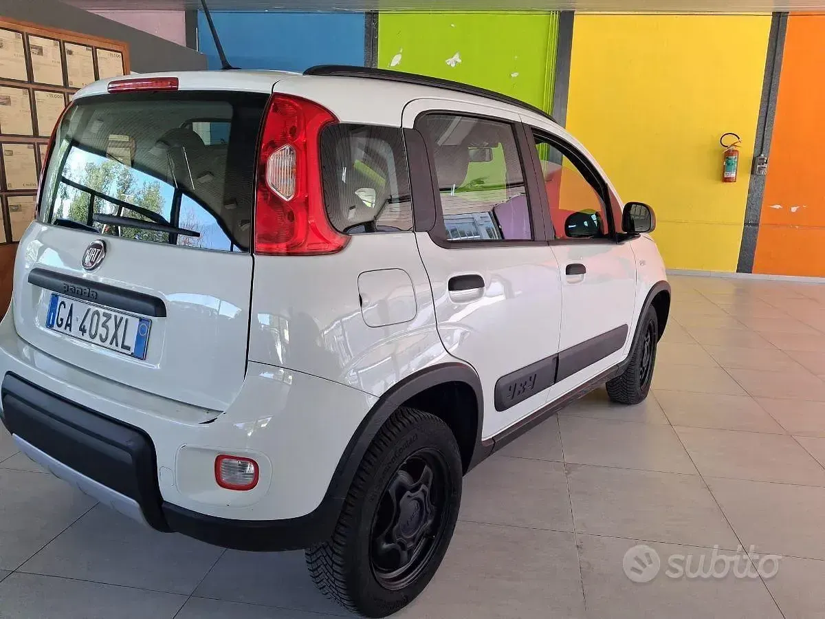 Usata Fiat Panda 4x4 S 84 CV (61 kW) 2020 Bianco Utilitaria