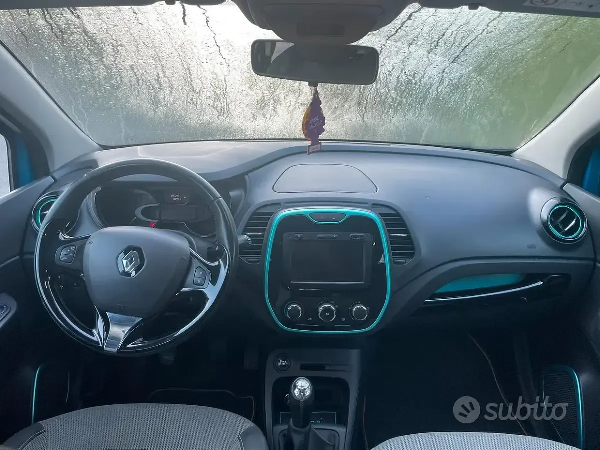 Usata Renault Captur 90 CV (66 kW) 2013 Bluazzurro SUV