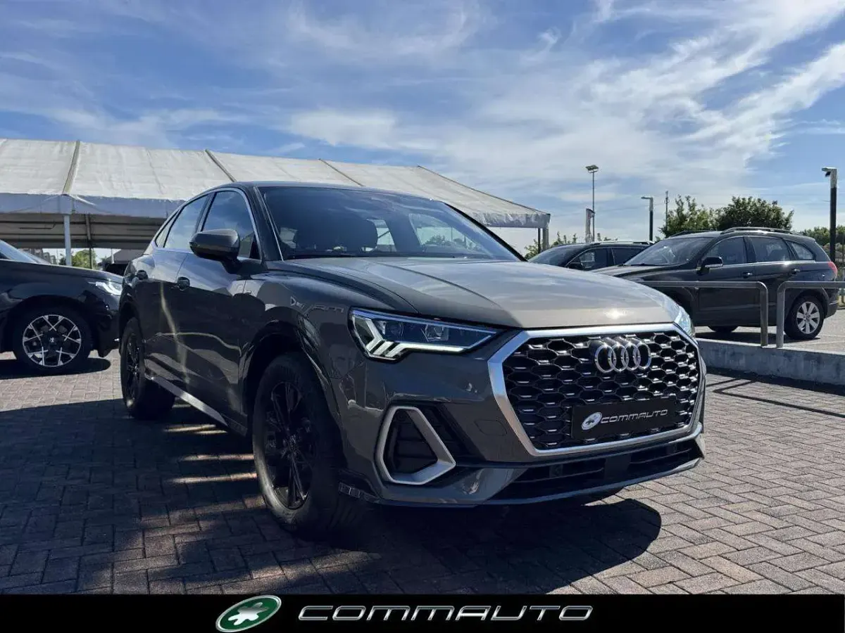 Usata Audi Q3 S-Line 150 CV (110 kW) 2024 Grigio SUV