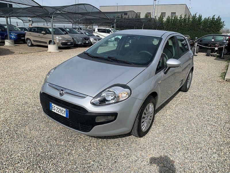 Usata Fiat Punto Evo Dynamic 69 CV (50 kW) 2011 Grigio Utilitaria