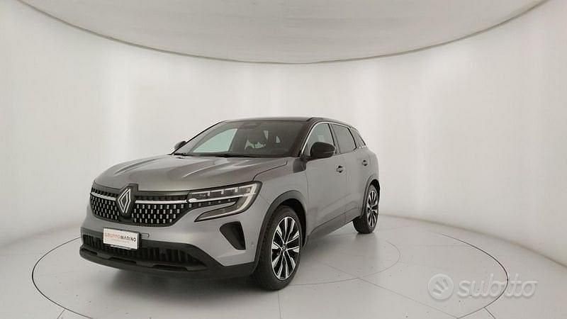 Usata Renault Austral Techno 200 CV (147 kW) 2023 Grigio SUV