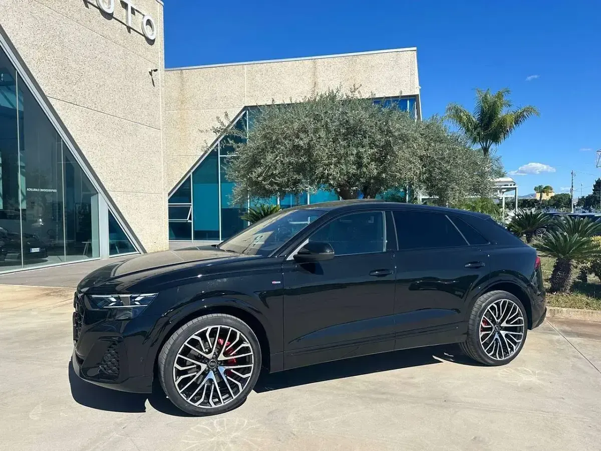 Usata Audi Q8 S-Line 286 CV (210 kW) 2025 Nero SUV