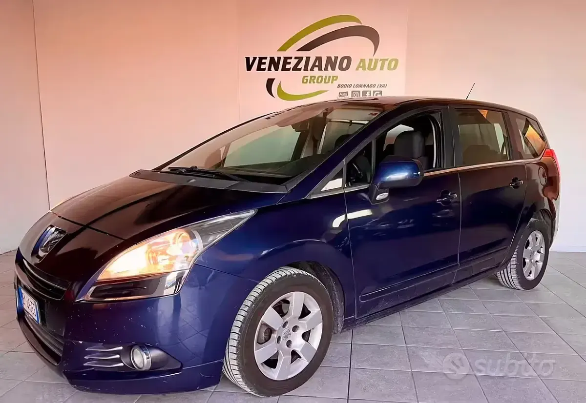 Usata Peugeot 5008 Business-Line 112 CV (82 kW) 2012 Blu Monovolume