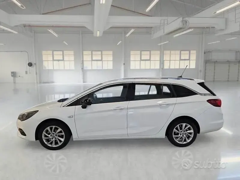 Usata Opel Astra 105 CV (77 kW) 2021 Bianco Station wagon