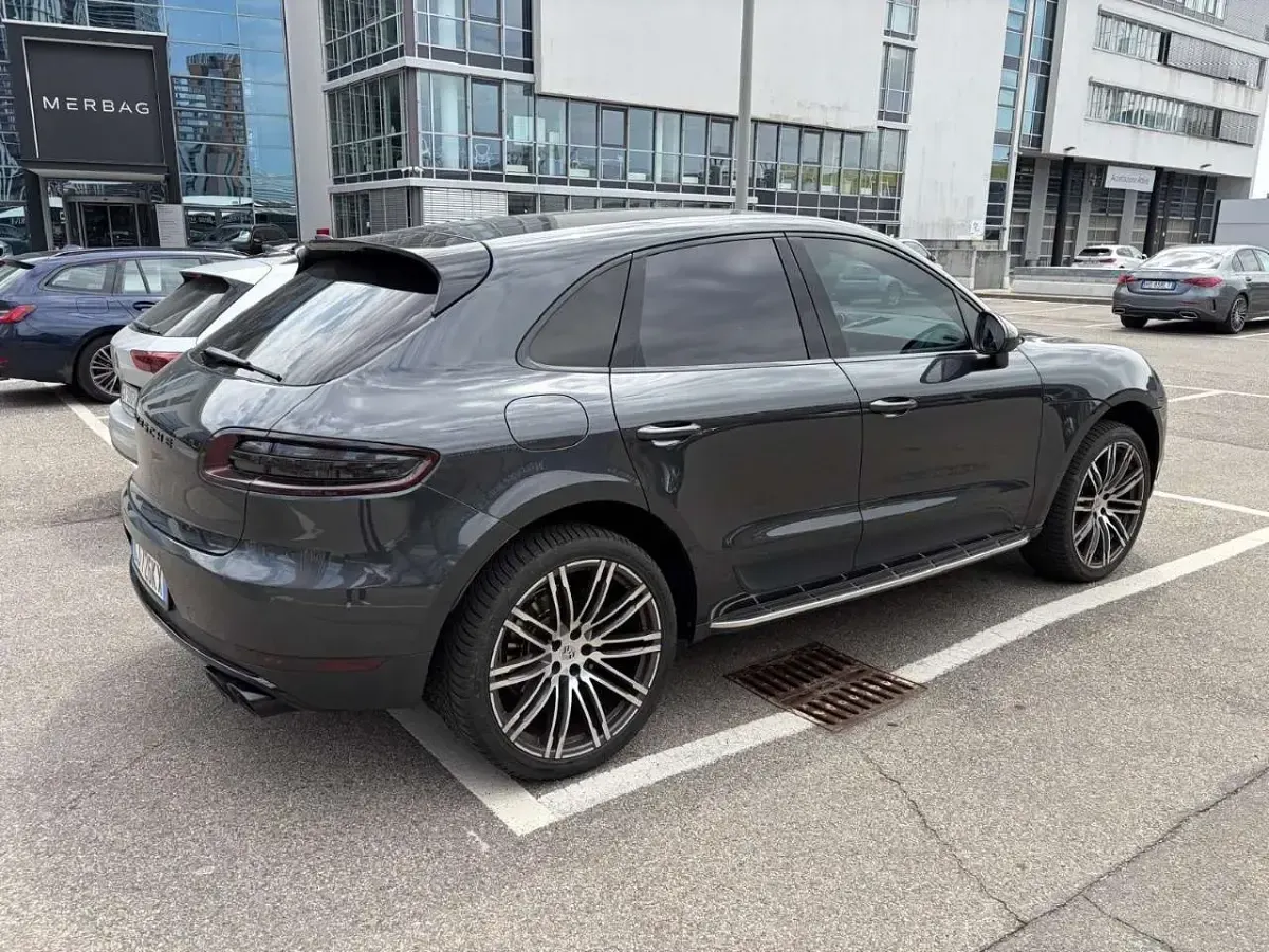 Usata Porsche Macan 252 CV (185 kW) 2018 Grigio SUV