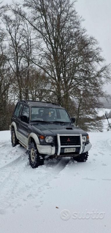 Grigio Usata 1996 Mitsubishi Pajero SUV | 6500 € (Ottimo prezzo) - Immagine 1/4