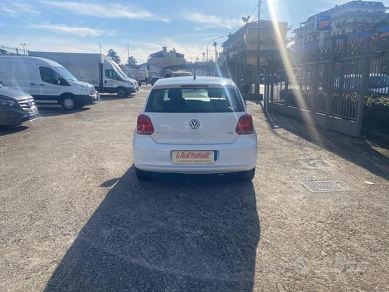 Usata VW Polo Trendline 102 CV (75 kW) 2012 Bianco Berlina