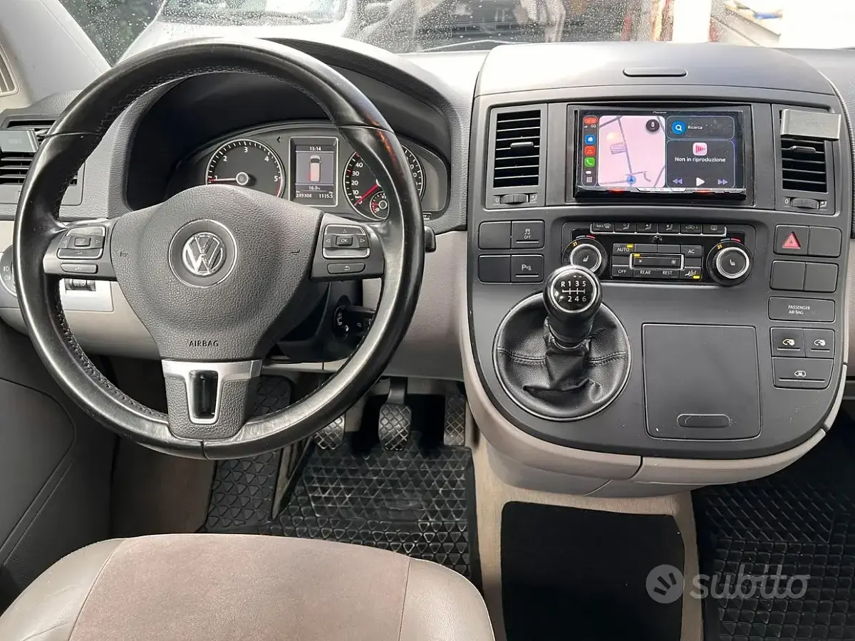 Usata VW T5 Highline 140 CV (102 kW) 2009 Grigio Furgone
