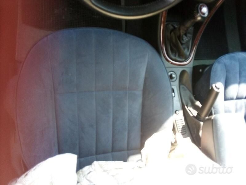 Grigio Usata 2003 Lancia Lybra Tre volumi | 4000 € - Immagine 1/4