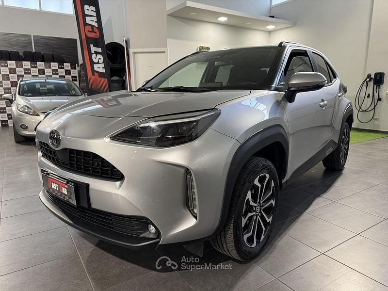 Usata Toyota Yaris Cross Trend 116 CV (85 kW) 2025 Bianco SUV