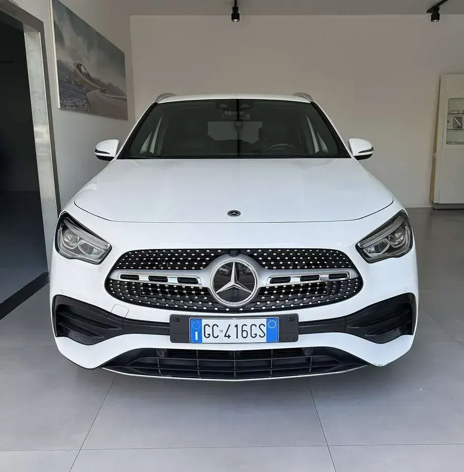Usata Mercedes GLA250 Premium 218 CV (160 kW) 2020 Bianco SUV