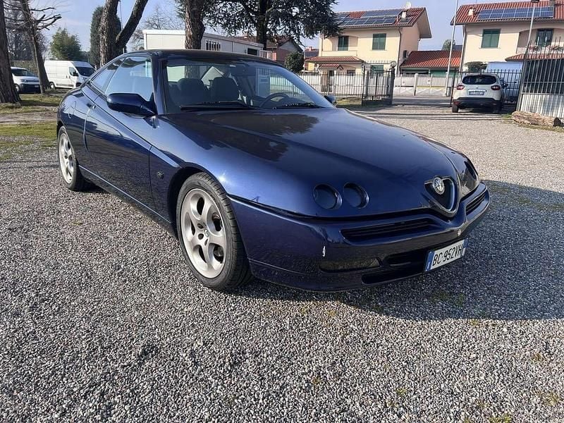 Usata Alfa Romeo GTV 144 CV (105 kW) 1999 Blu/azzurro Coupé