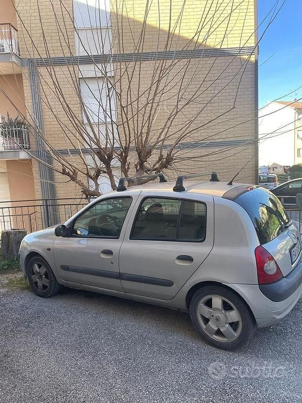 Usata Renault Clio II 2002 Grigio Berlina