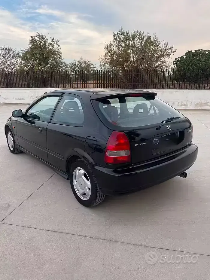Usata Honda Civic 90 CV (66 kW) 1999 Nero Berlina