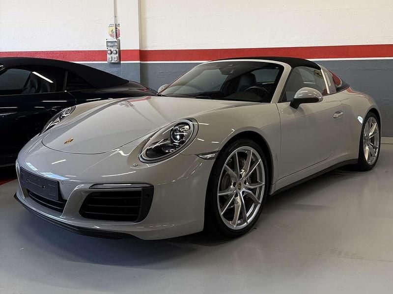 Usata Porsche 911 Targa 4 370 CV (272 kW) 2018 Grigio gesso Cabrio