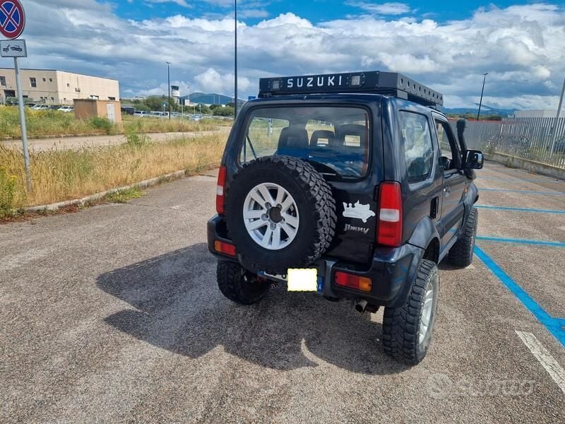 Usata Suzuki Jimny 86 CV (63 kW) 2007 Nero SUV