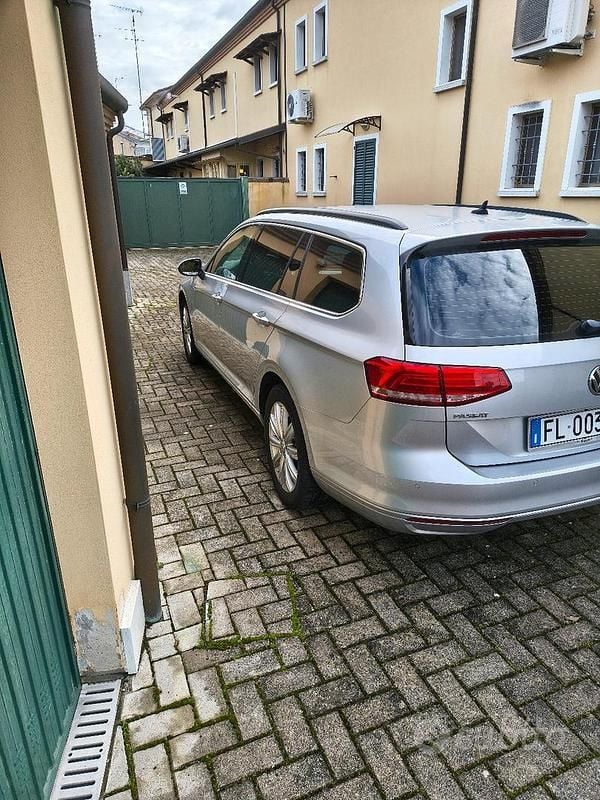 Usata VW Passat 150 CV (110 kW) 2017 Grigio Station wagon