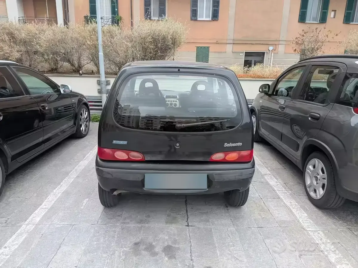 Usata Fiat 600 54 CV (39 kW) 2004 Nero
