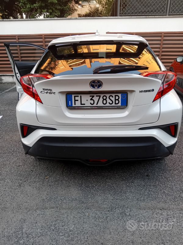 Bianco Usata 2017 Toyota C-HR Lounge SUV | 12.300 € (Buon prezzo) - Immagine 1/4