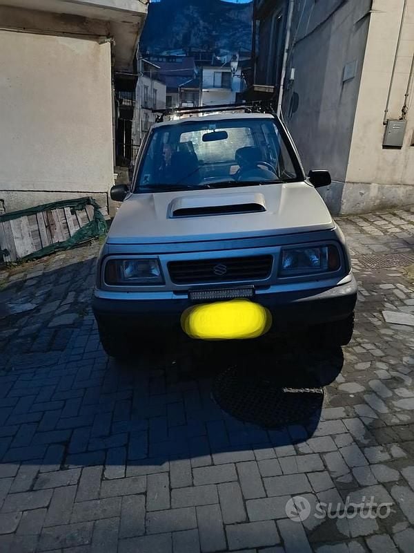 Usata Suzuki Vitara 75 CV (55 kW) 2000 Grigio SUV