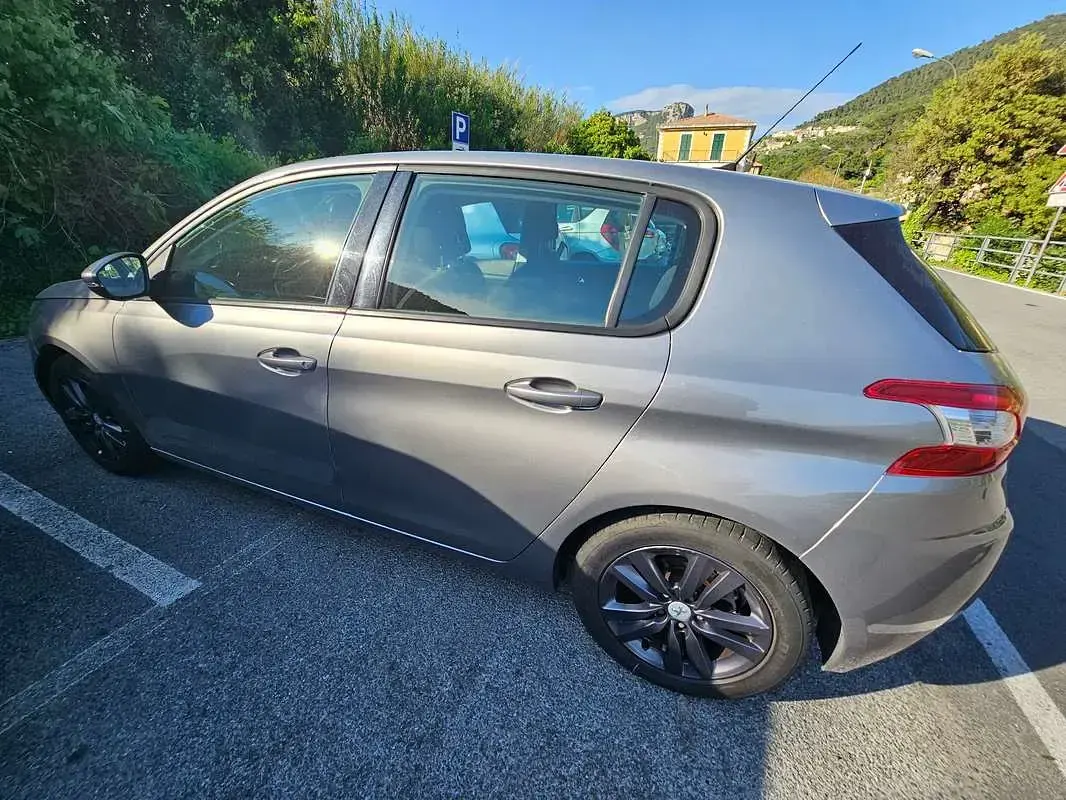 Usata Peugeot 308 Business-Line 116 CV (85 kW) 2014 Grigio Berlina
