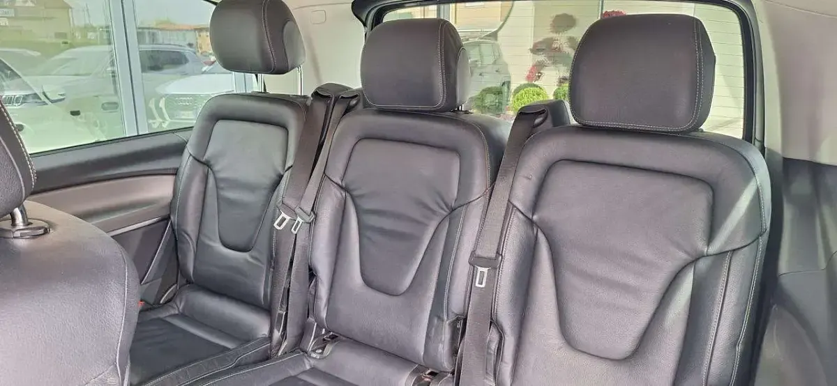 Usata Mercedes V250 Premium 190 CV (139 kW) 2015 Argento metallizzato Monovolume