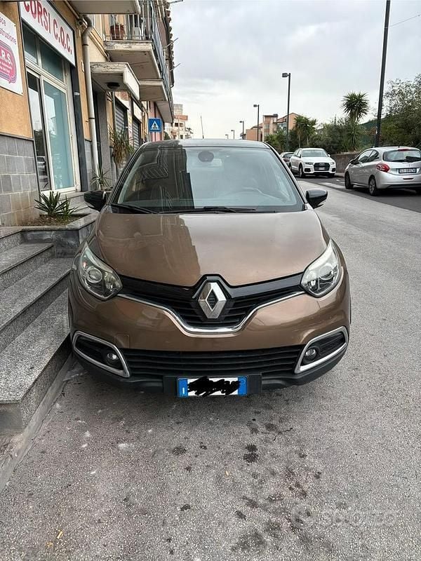 Usata Renault Captur 90 CV (66 kW) 2017 Marrone SUV