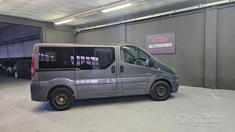 Usata Renault Master 125 CV (91 kW) 2011 Grigio Station wagon