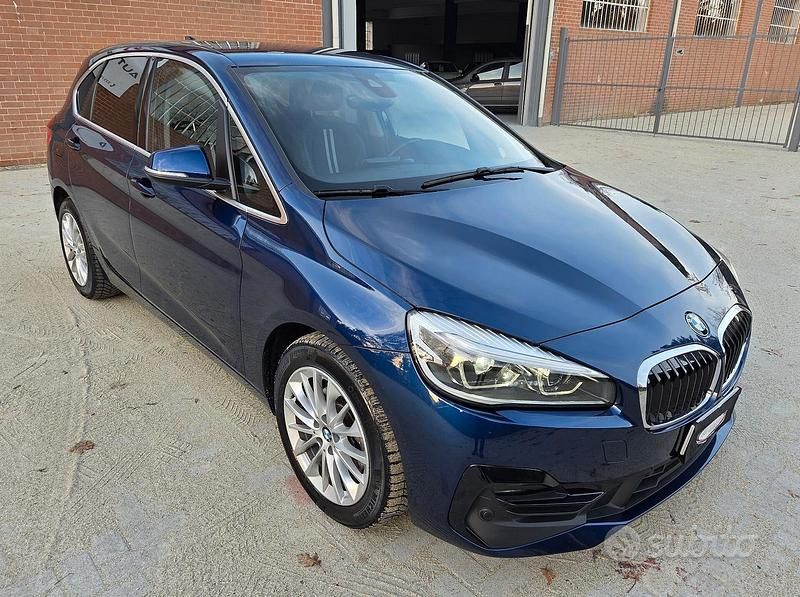 Usata BMW 218 Sport Line 140 CV (102 kW) 2019 Blu Station wagon