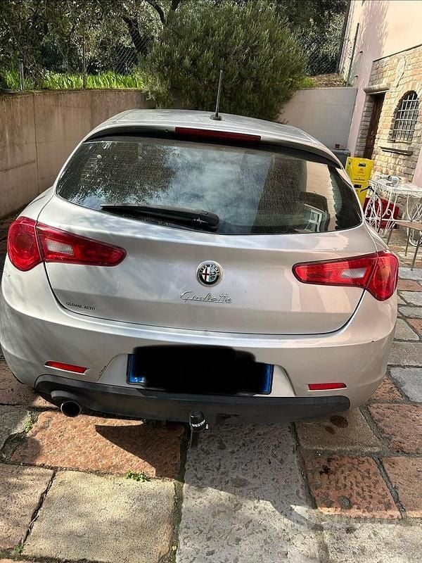Usata Alfa Romeo Giulietta 105 CV (77 kW) 2015 Grigio Utilitaria