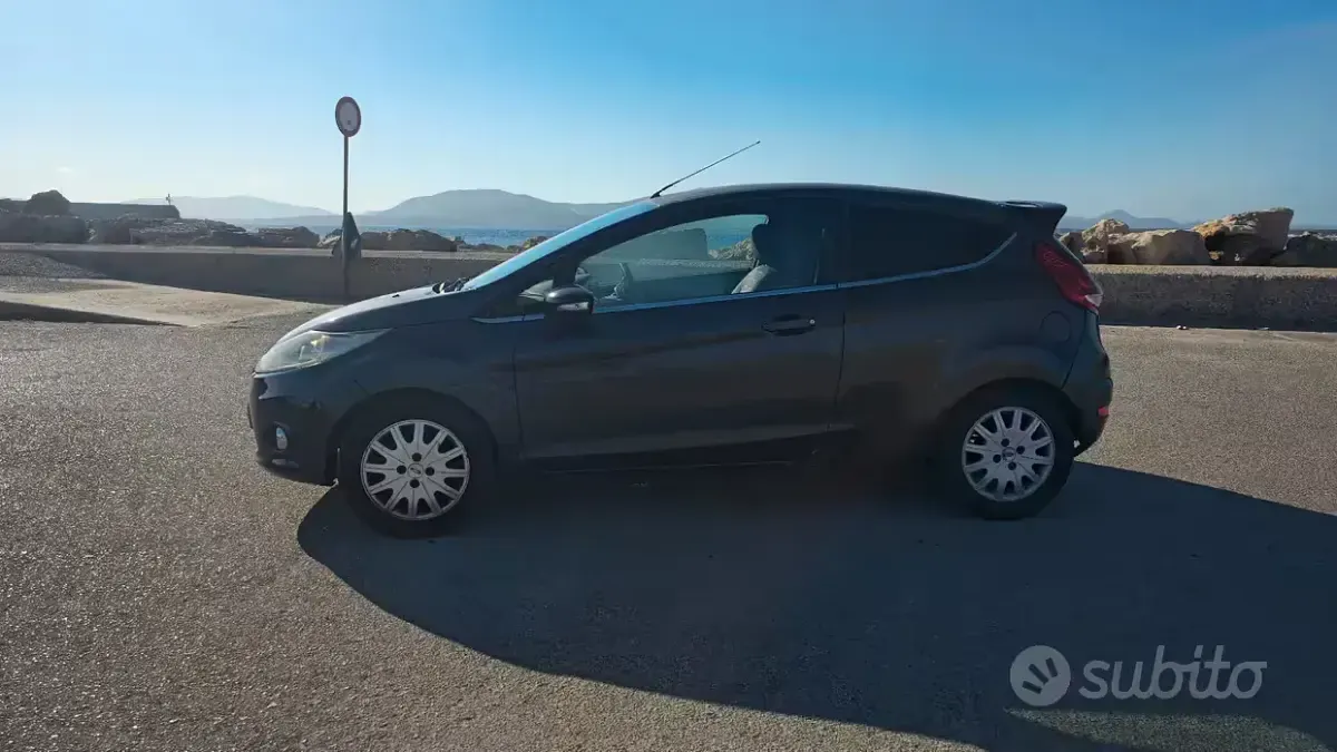 Usata Ford Fiesta 68 CV (50 kW) 2009 Nero Berlina