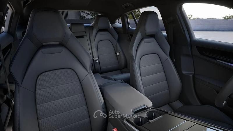 Usata Porsche Panamera 354 CV (260 kW) 2025 Nero Utilitaria