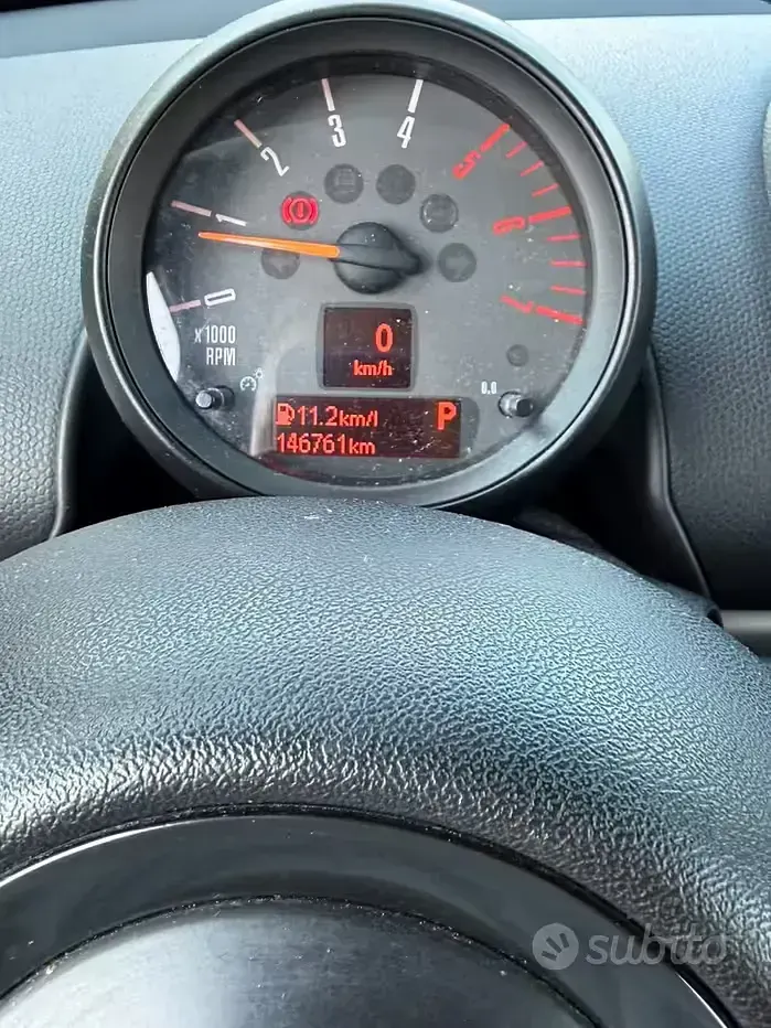 Usata Mini Cooper 111 CV (81 kW) 2015 Marrone Utilitaria