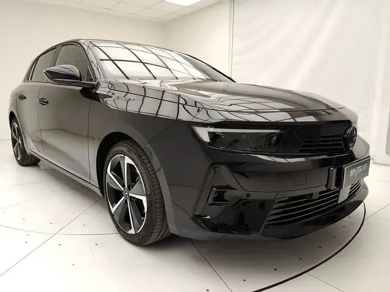 Usata Opel Astra S 131 CV (96 kW) 2025 Nero Utilitaria