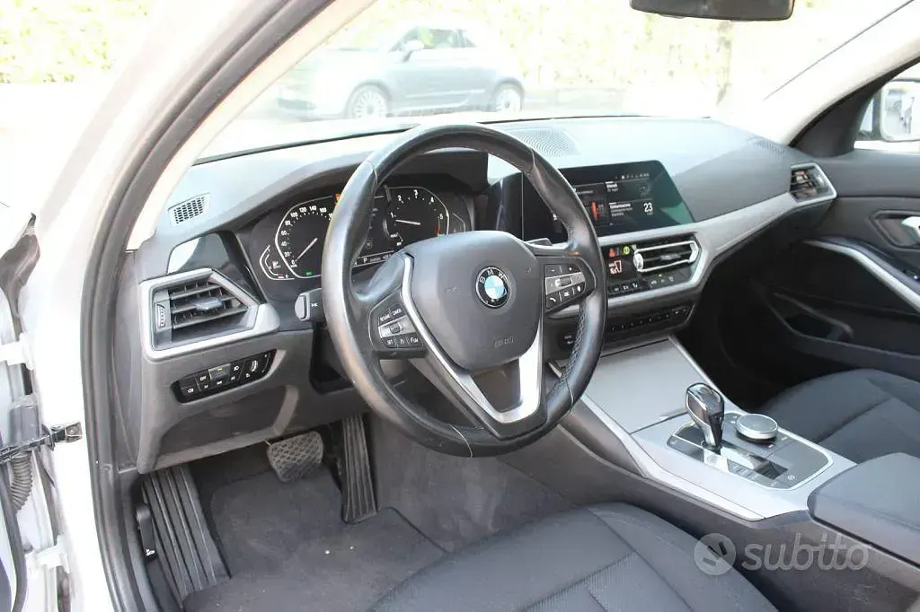 Usata BMW 320 Advantage 190 CV (139 kW) 2021 Grigio Station wagon