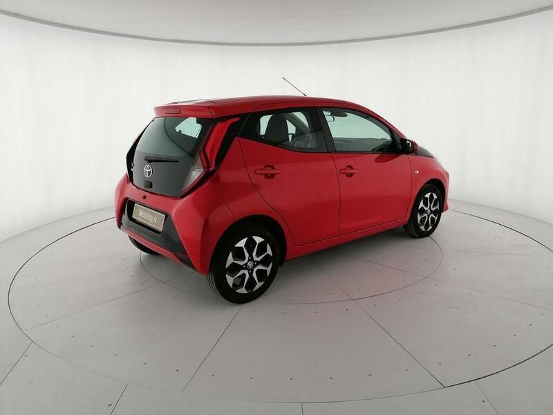 Usata Toyota Aygo 72 CV (52 kW) 2021 Rosso Utilitaria