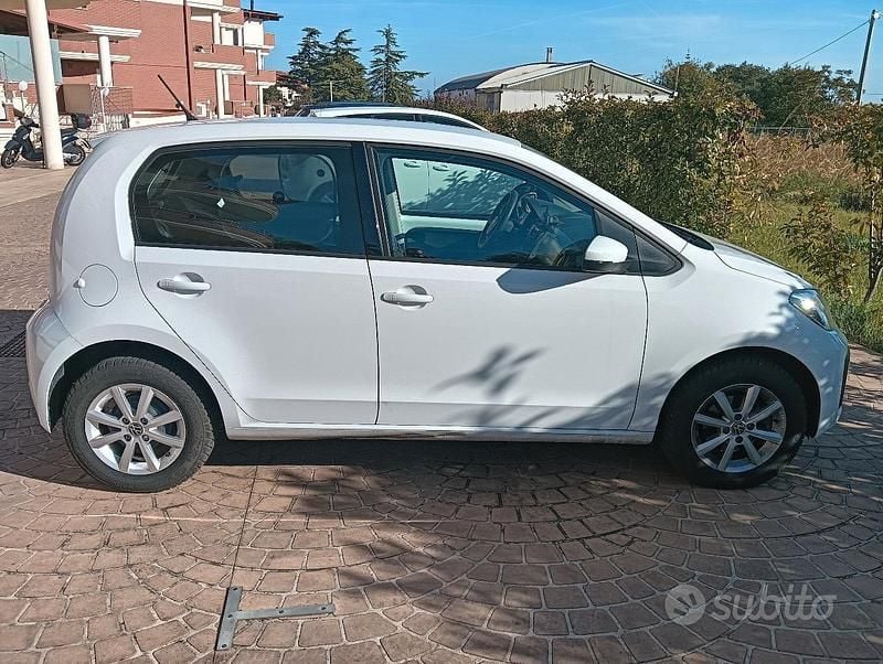 Usata VW up! 65 CV (47 kW) 2021 Bianco Utilitaria