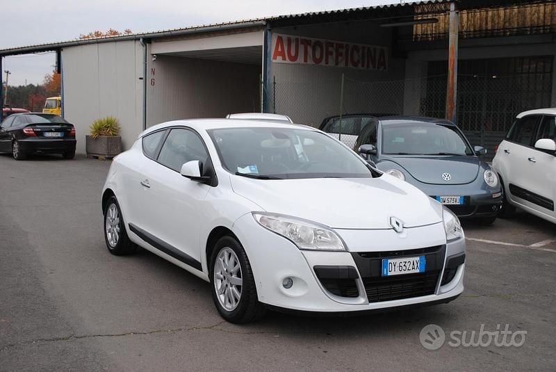 Usata Renault Mégane Coupé 110 CV (80 kW) 2009 Bianco Coupé