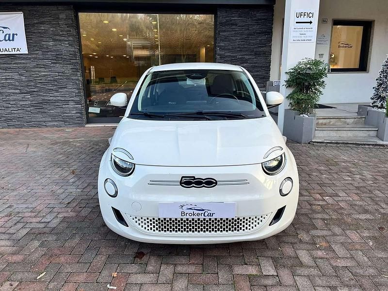 Usata Fiat 500e 42 kW (58 CV) 2022 Bianco Utilitaria