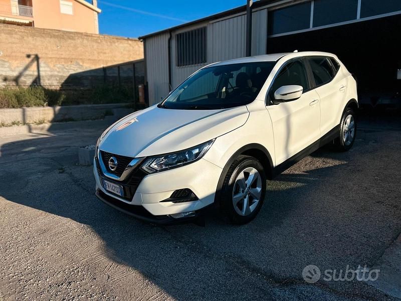 Usata Nissan Qashqai Tekna 115 CV (84 kW) 2019 Bianco SUV