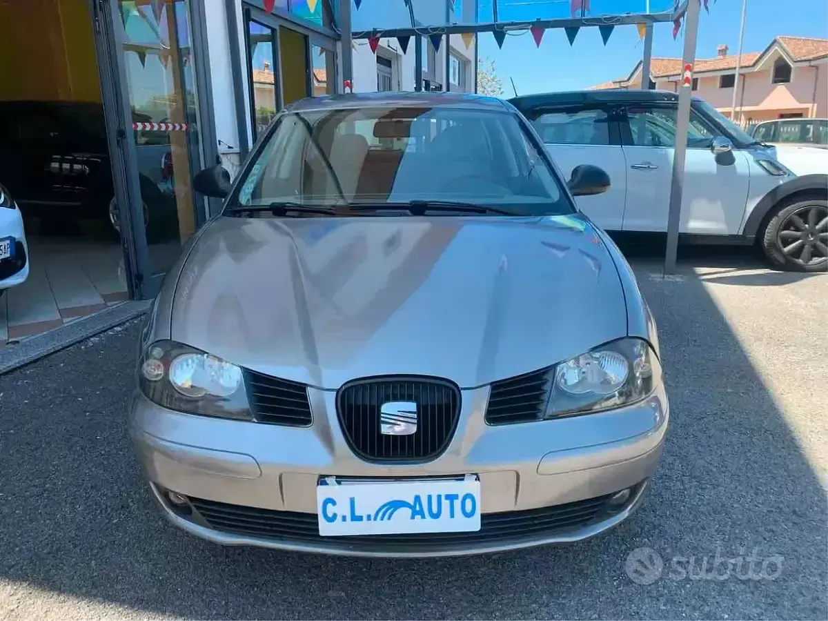 Usata Seat Ibiza 64 CV (47 kW) 2002 Grigio Utilitaria