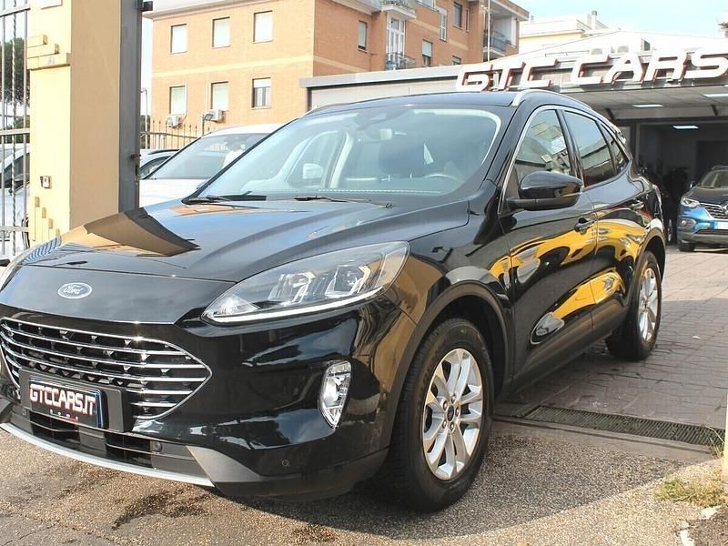 Usado Ford Kuga 150 CV (110 kW) 2021 Negro SUV