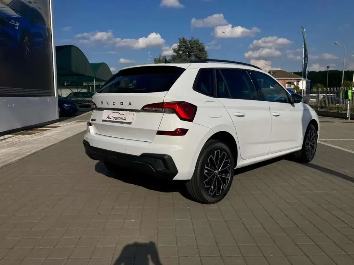 Nuova Skoda Kamiq 95 CV (69 kW) 2025 Bianco luna metallizzato SUV