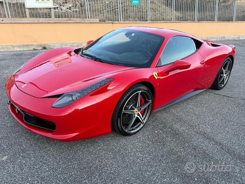 Usata Ferrari 458 570 CV (419 kW) 2012 Rosso Coupé