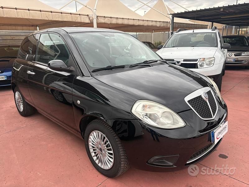 Usata Lancia Ypsilon 75 CV (55 kW) 2008 Nero Utilitaria