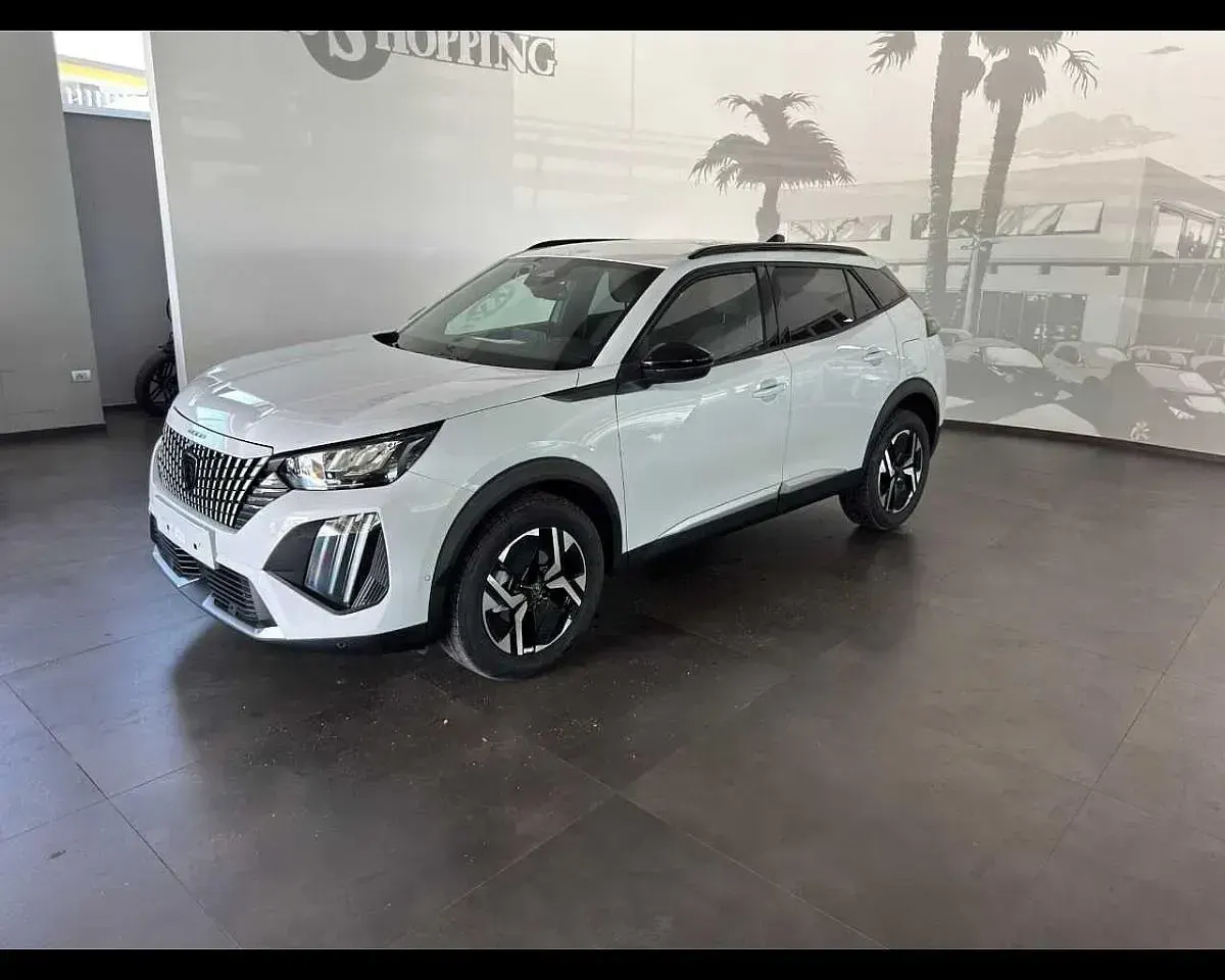 Usata Peugeot 2008 Allure 101 CV (74 kW) 2025 SUV