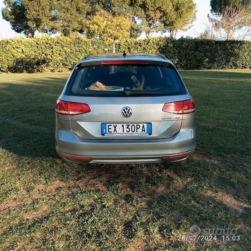 Usata VW Passat 150 CV (110 kW) 2015 Grigio Station wagon
