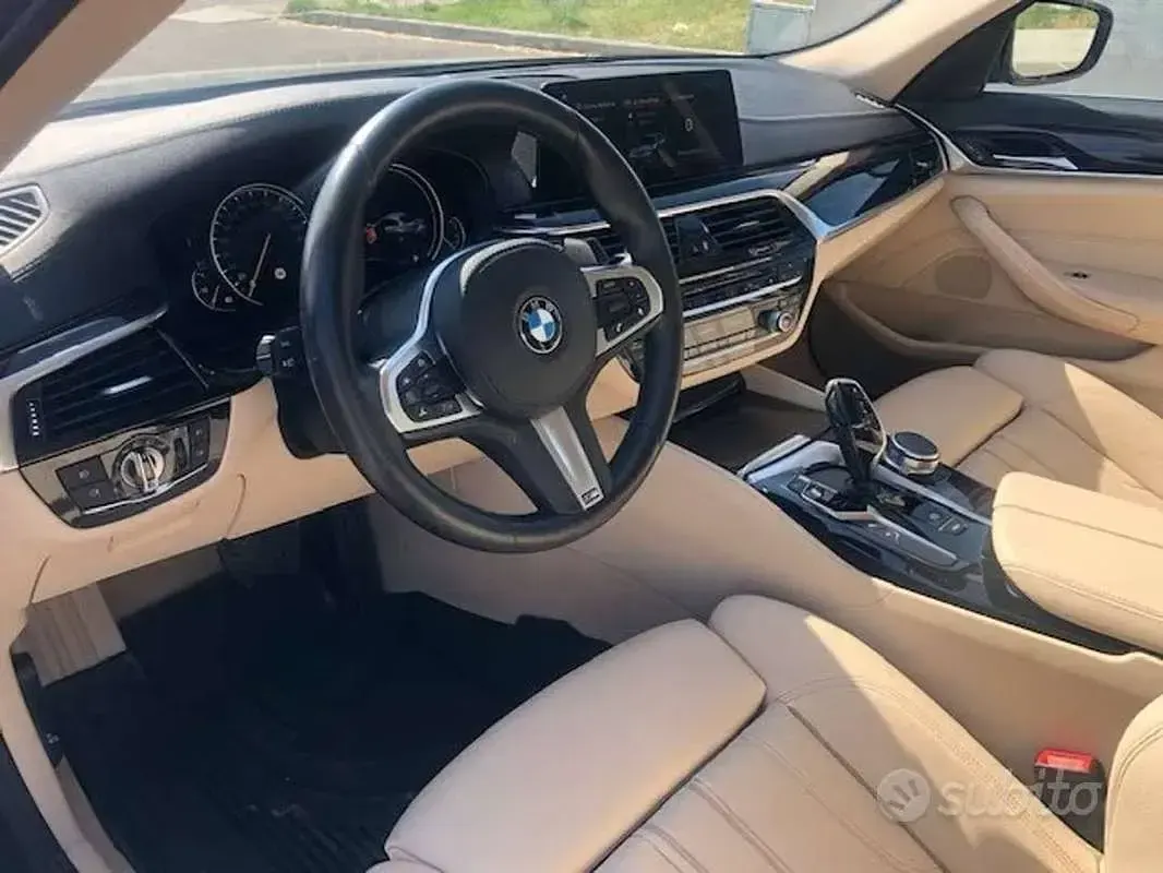 Usata BMW 520 Luxury Line 190 CV (139 kW) 2017 Blu/azzurro Berlina