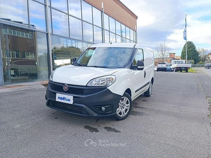 Usata Fiat Doblò 90 CV (66 kW) 2016 Bianco Monovolume