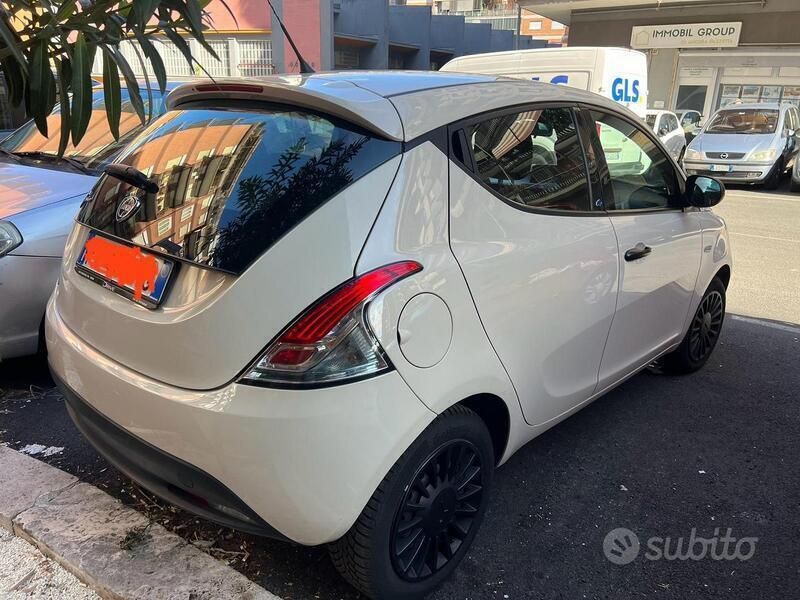 Usata Lancia Ypsilon 69 CV (50 kW) 2019 Utilitaria